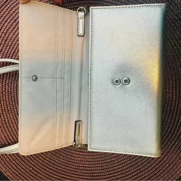 Liz Claiborne Silver Phone Crossbody Bag - Picture 12 of 12